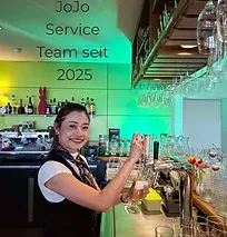 JoJo, Service-Team